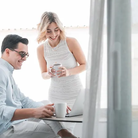 Aurora Living - Adults Only * ファリラキ