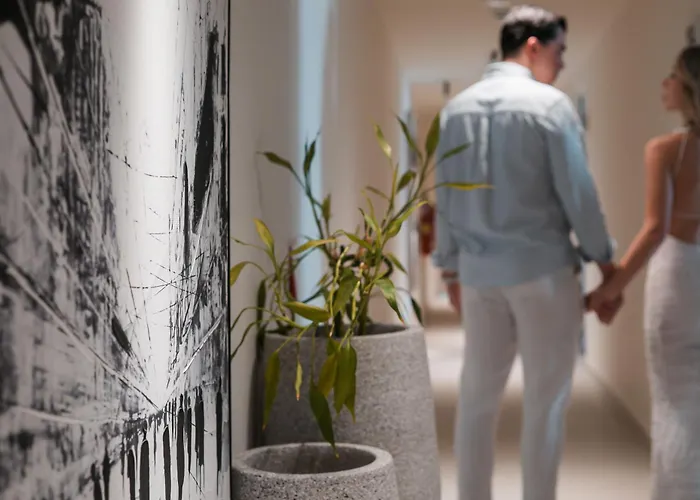 Aurora Living - Adults Only * ファリラキ