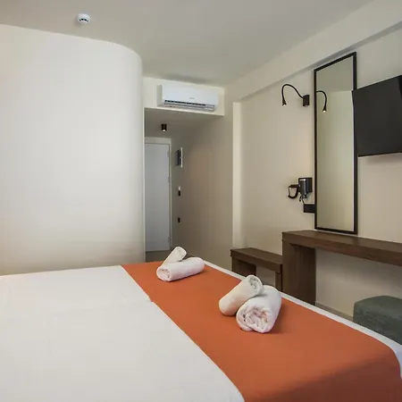 Aurora Living - Adults Only *