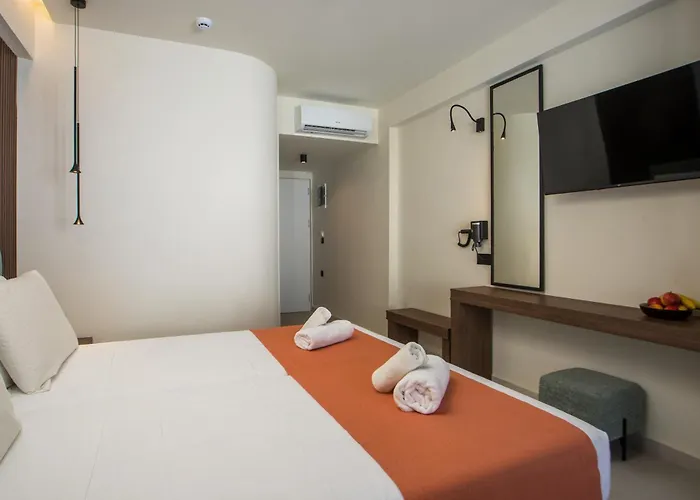 Aurora Living - Adults Only *