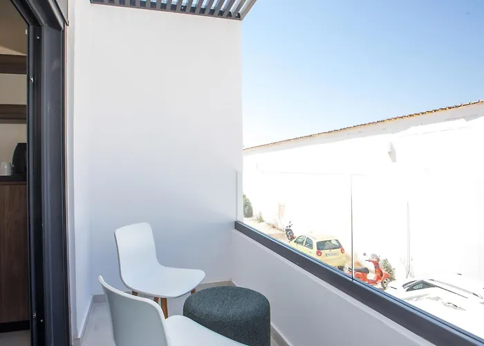 Aurora Living - Adults Only