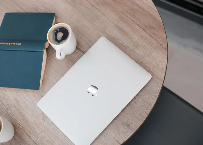 Aurora Living - Adults Only *